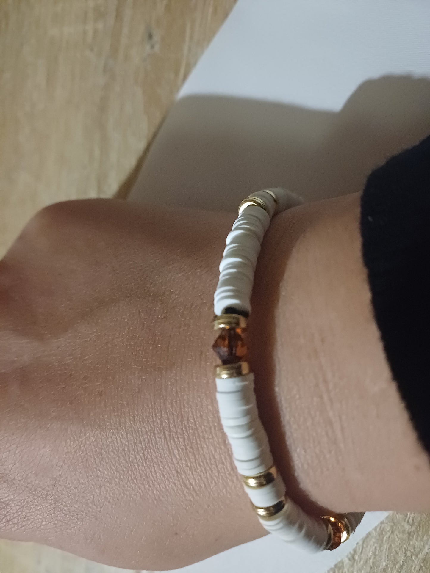 Bracelet élégant blanc et doré